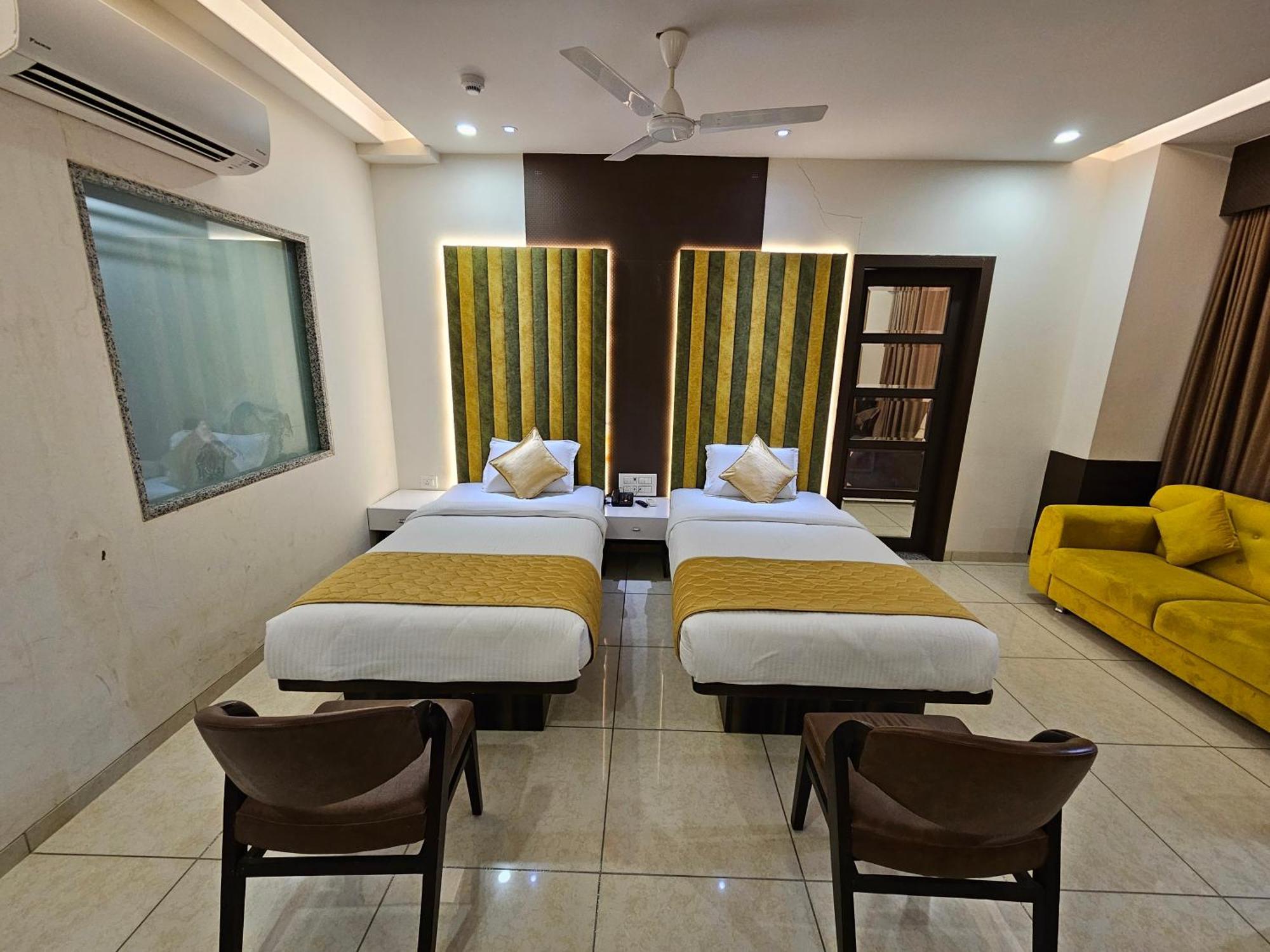 Hotel Grand Darshan Vadodara Exterior foto